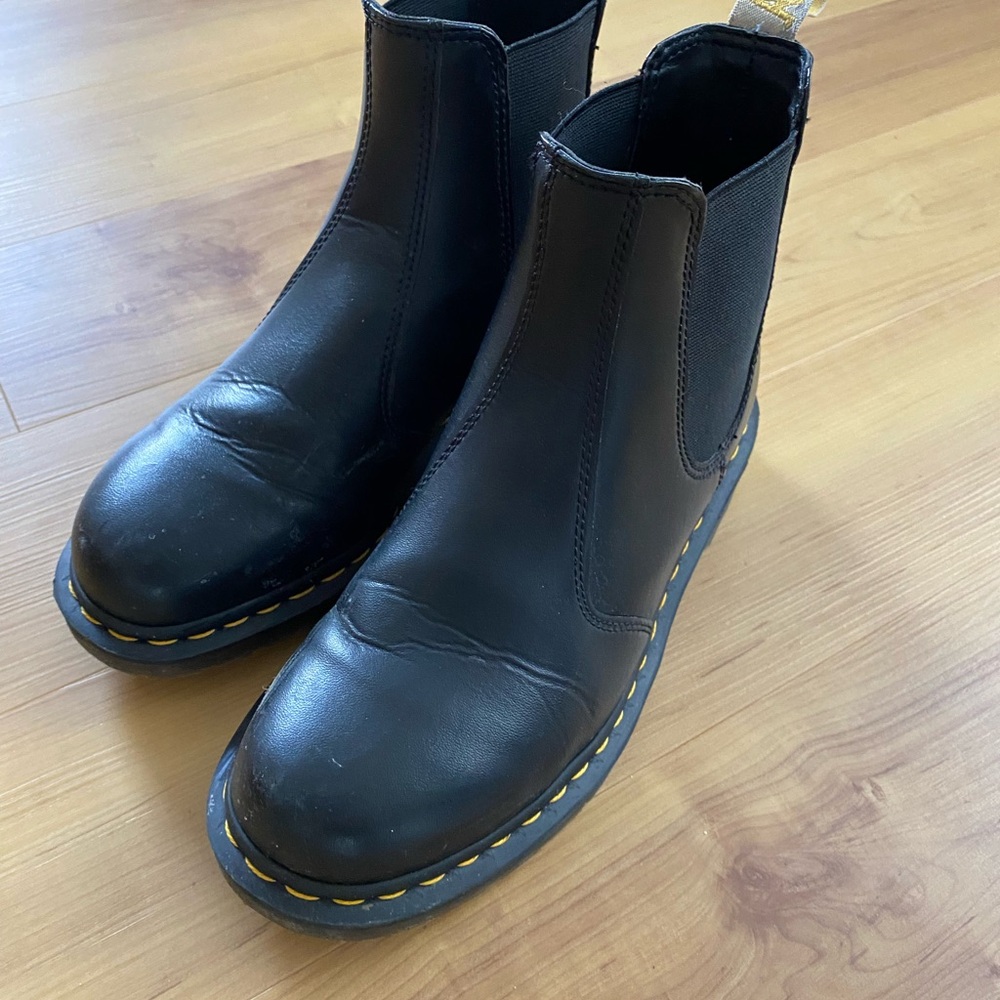 Dr. Martens Vegan 2976 Chelsea Boots size W9 black
